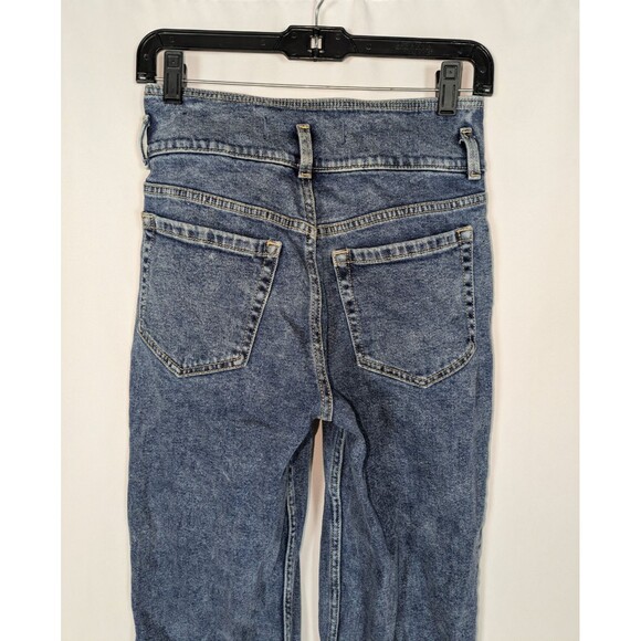 Hollister Jeans 3 Junior's Blue Acid Wash Ultra High Rise Mom Jean Raw Hems - Picture 5 of 7